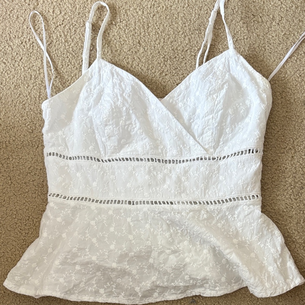 Francesca‘s Elegant White Lace Women’s Top
